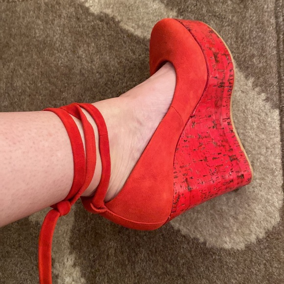 Vicini Red suede ankle wrap wedges with a 5 inch heel Moana half inch platform - Picture 6 of 7